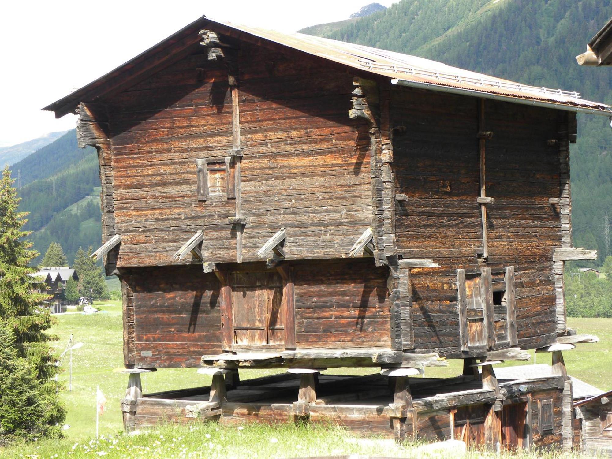 Hotel Restaurant Walliser Sonne Reckingen Exterior foto