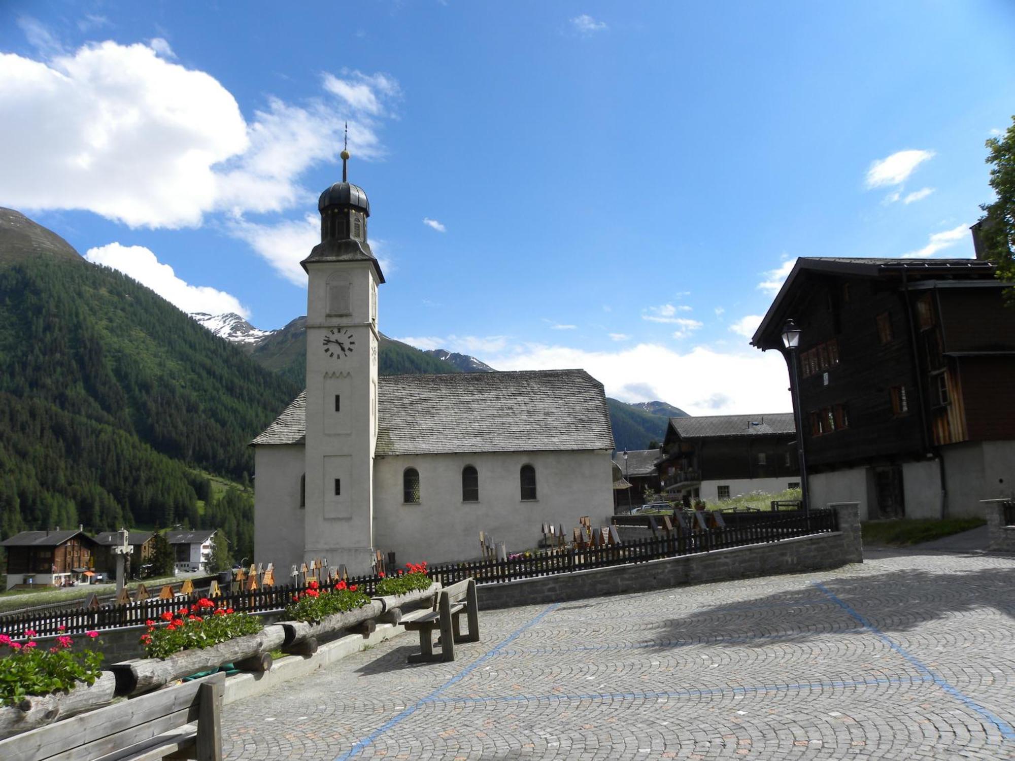 Hotel Restaurant Walliser Sonne Reckingen Exterior foto