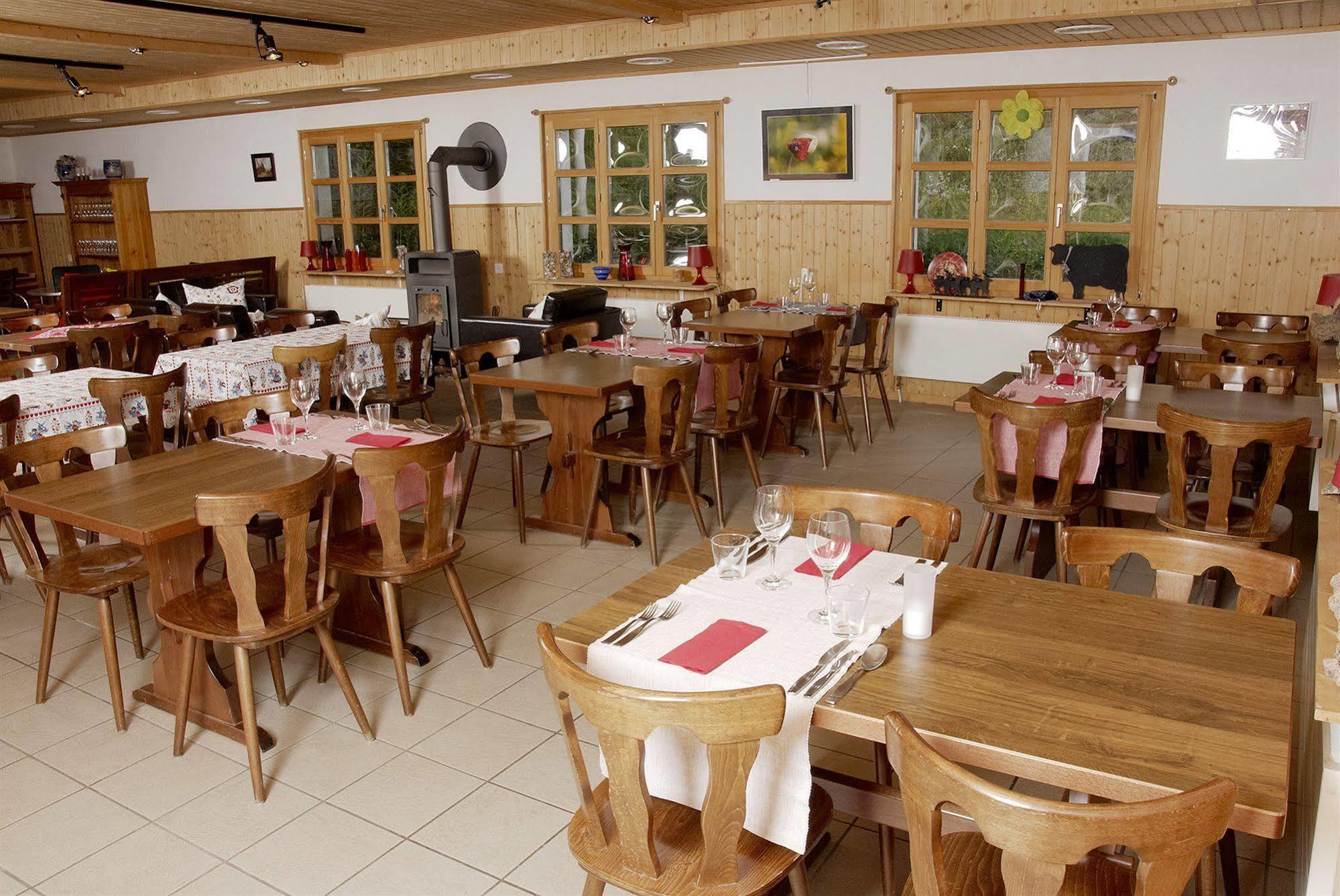 Hotel Restaurant Walliser Sonne Reckingen Exterior foto