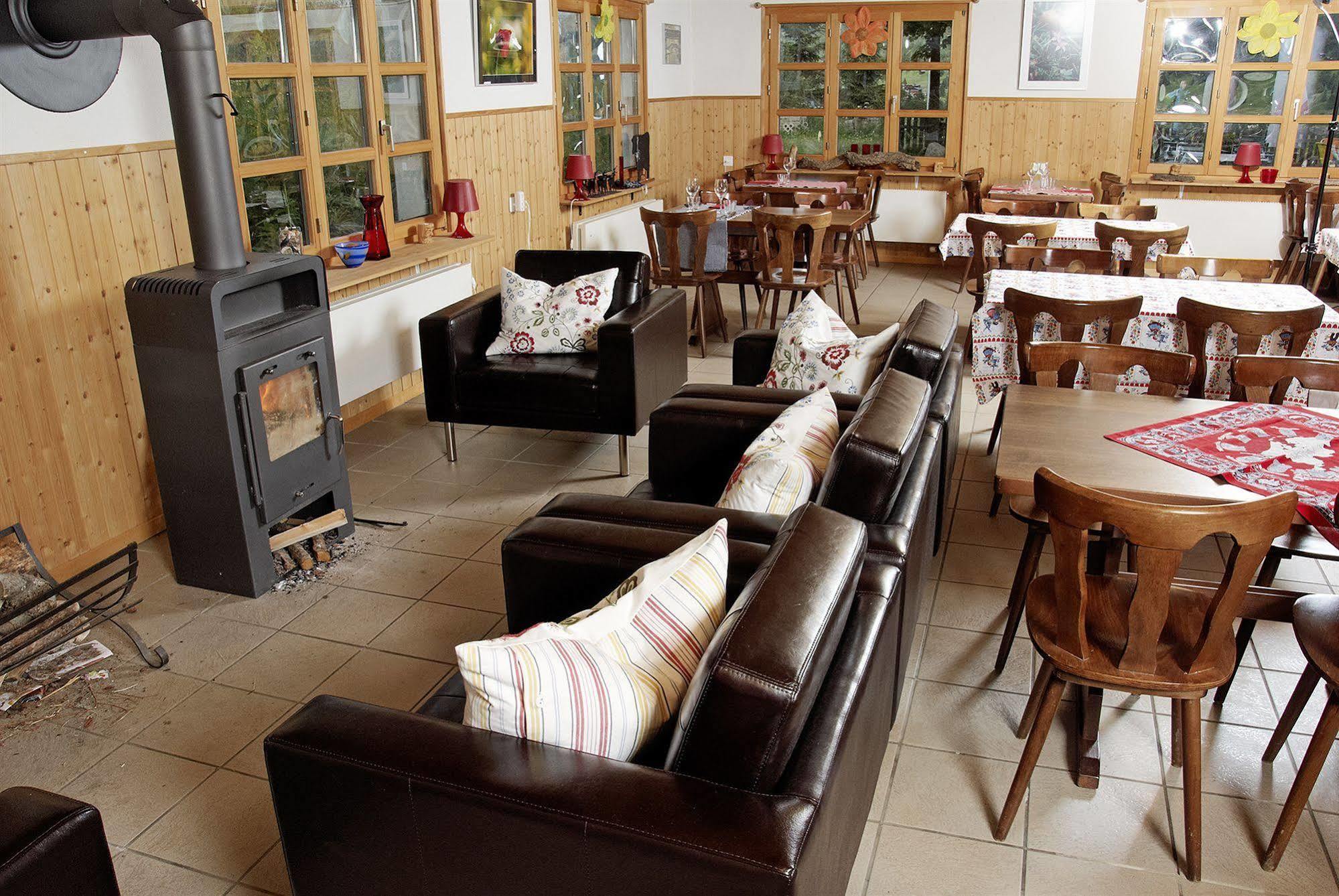 Hotel Restaurant Walliser Sonne Reckingen Exterior foto